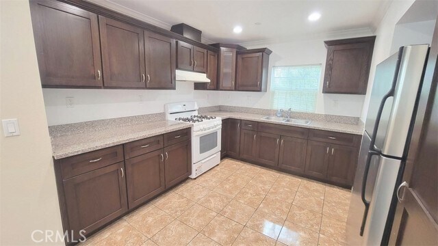 Building Photo - 8754 Reading Ave