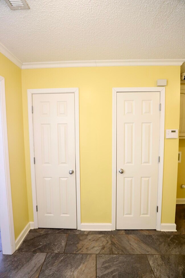 Building Photo - 2605 Turningleaf Ln