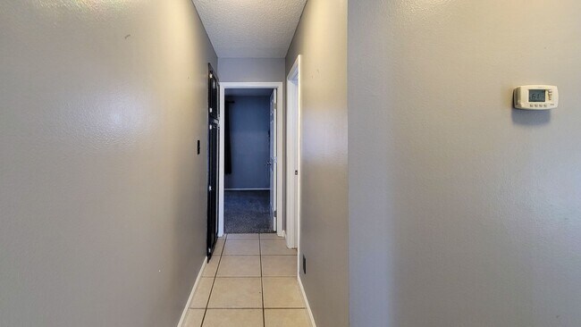 Building Photo - 8525 Del Rey Ave