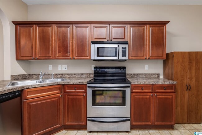 Building Photo - 2250 Ridgemont Dr