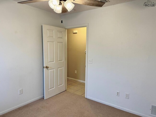 Building Photo - 5426 Ricci St