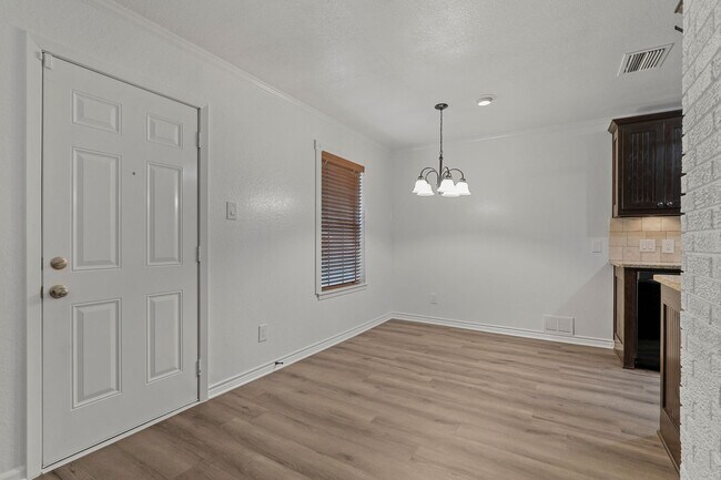 Building Photo - Excellent 3-2-2 Flower Mound Home located ...