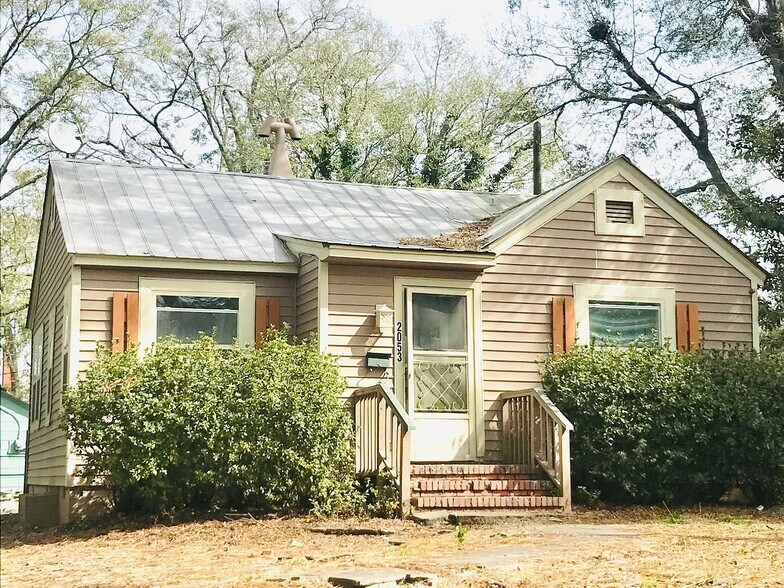 Building Photo - 2053 Monroe St