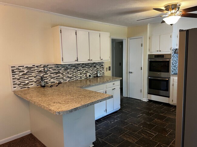 Building Photo - Home for Rent in the Avenues of Myrtle Beach