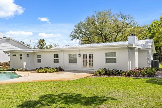 Building Photo - 1711 Chestnut Ave