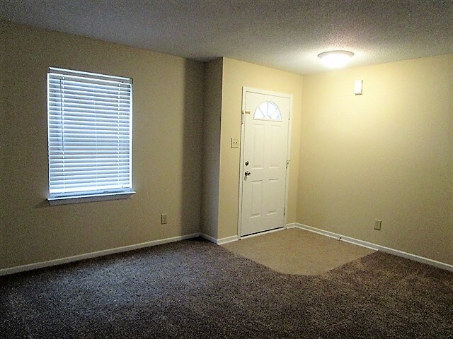 Building Photo - 8845 Limberlost Ct