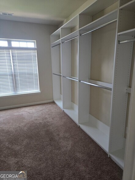 Building Photo - 330 Riverstone Dr