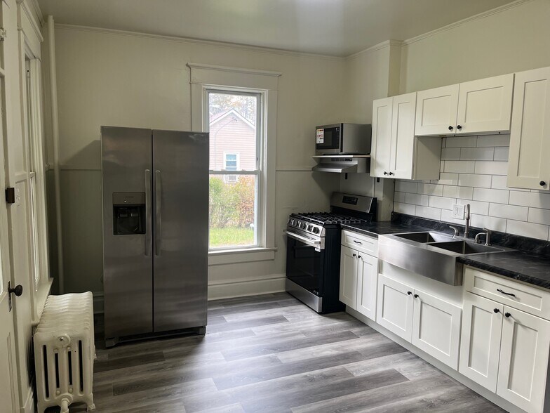 Kitchen - 1014 Bucknell Ave