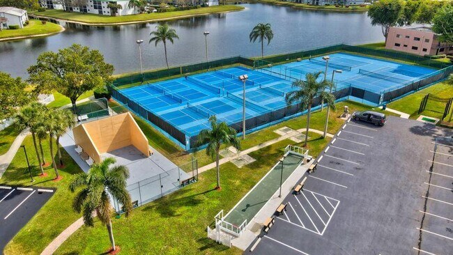 Building Photo - 15235 Lakes of Delray Blvd