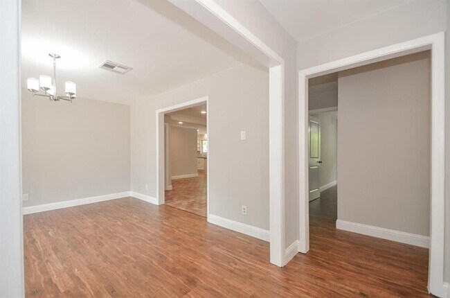 Building Photo - 8910 Reamer St