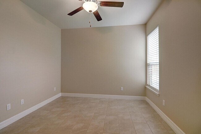 Building Photo - 2202 Crystal Bay Dr.