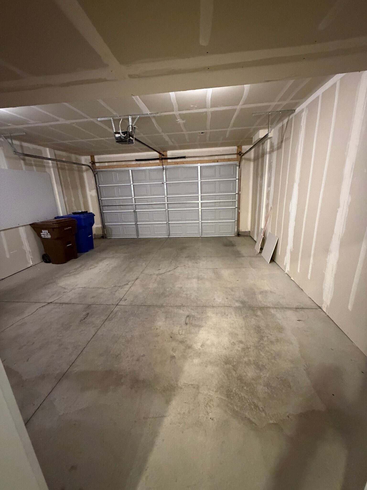 Building Photo - 2736 E Kistler Alley