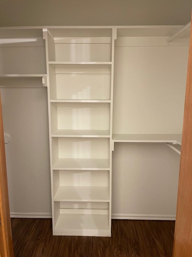 Building Photo - 813 N Harrison Ave