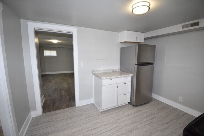 Building Photo - 1621 Golf Club Ln