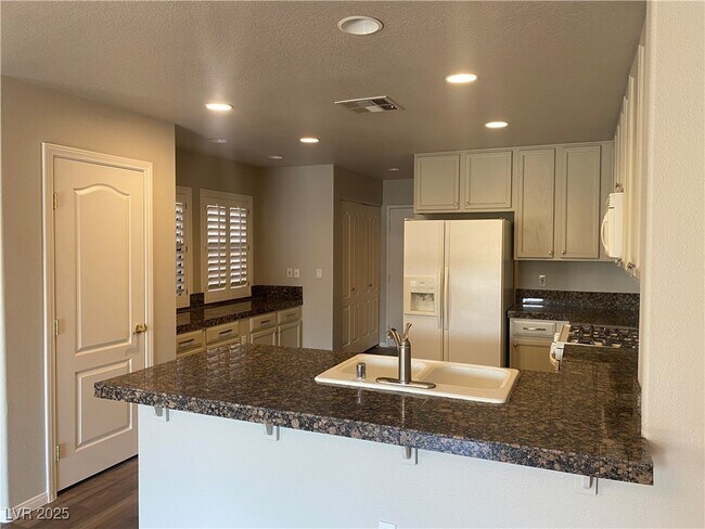 Building Photo - 7255 Diamond Canyon Ln