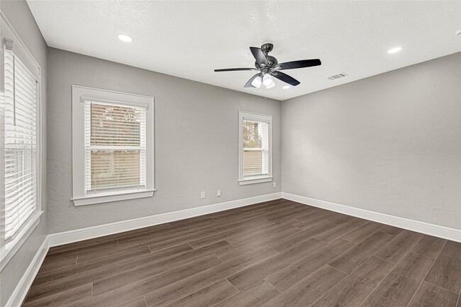 Building Photo - 7403 Cayton St