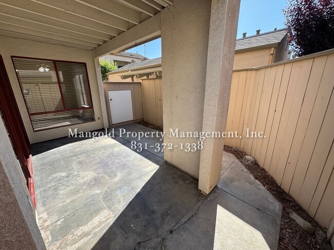 Building Photo - 2-Bedroom 1-Bath Condo with Fireplace, New...