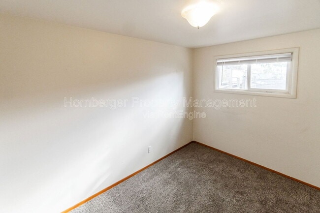 Building Photo - 620 E Euclid Ave