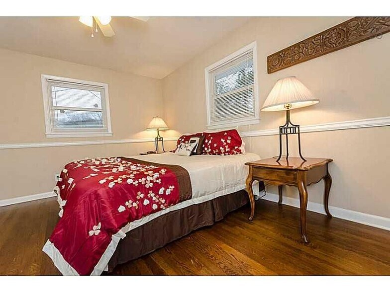 Building Photo - 1283 June Dr