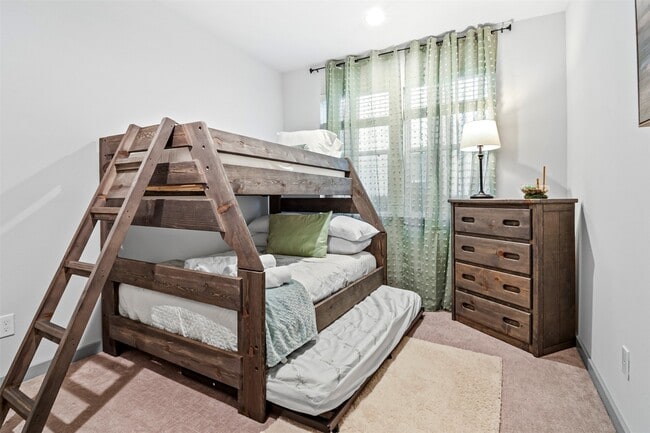 Building Photo - 829 Emile St