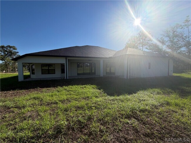 Building Photo - 5780 N Lena Dr