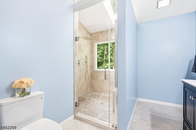 Building Photo - 9 Stirrup Way