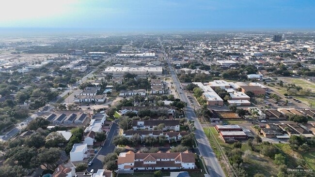 Building Photo - 21 S 5th St