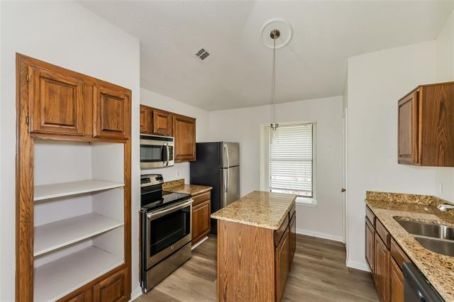 Building Photo - 525 Country View Ln