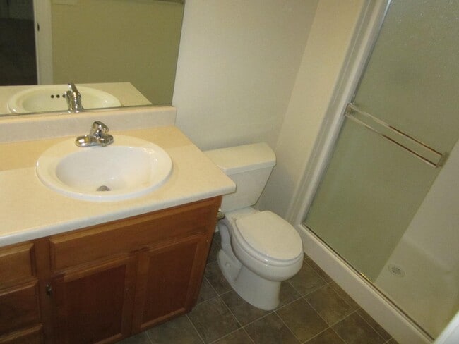 Building Photo - Charming Duplex for Rent