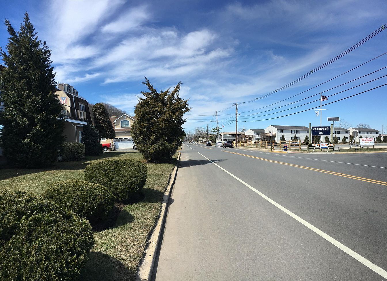 Building Photo - 321 -323 Shore Dr