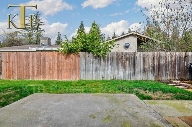 Building Photo - 4751 Knapp Way