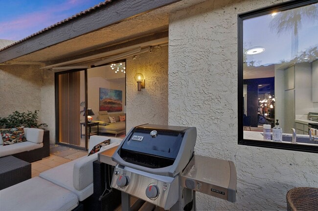 Building Photo - Mountain View Retreat in Palm Springs