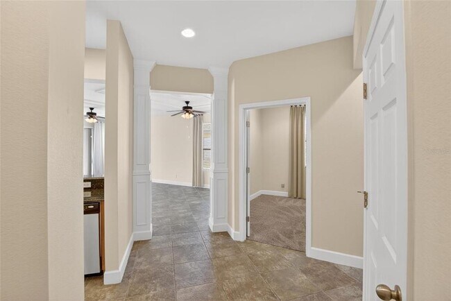 Building Photo - 210 Shell Falls Dr