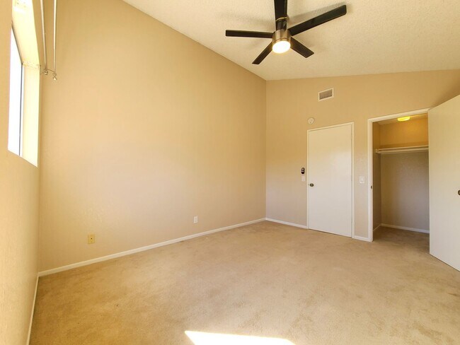 Building Photo - Beautiful 2-Story South Redlands Home with 3 Bedrooms and a Family Room!