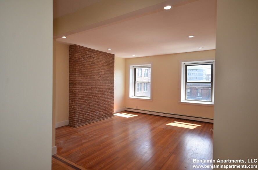 Building Photo - 470 Commonwealth Ave