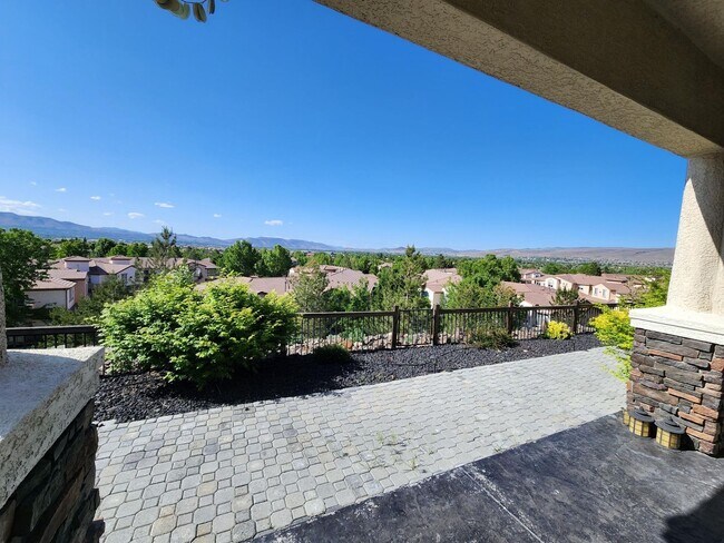 Building Photo - 6086 Cielo Cir