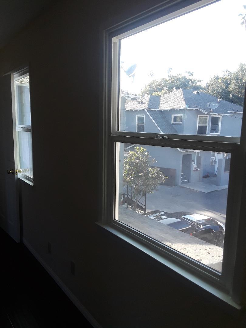 Building Photo - 599 N Oakland Ave