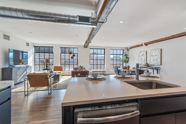 Building Photo - 1329 College Ave