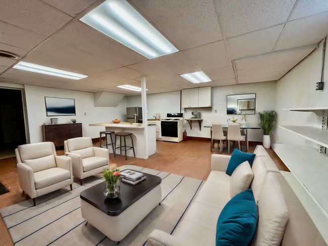 Primary Photo - 2601 Bowman Ave