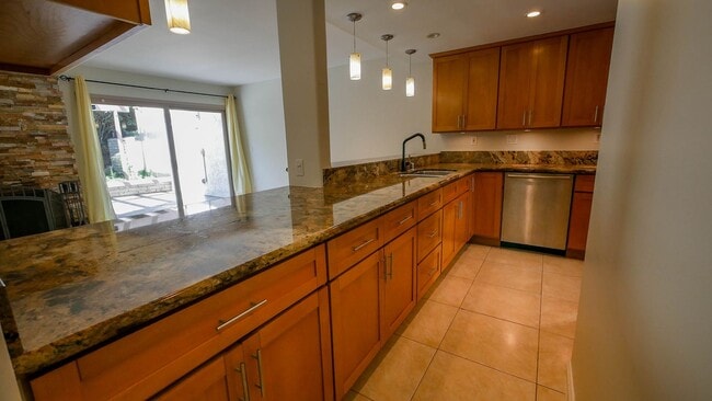 Building Photo - La Jolla Shores Heights - 4 Bedroom, 2.5 b...