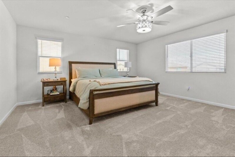 Building Photo - 2851 Ski Bch St