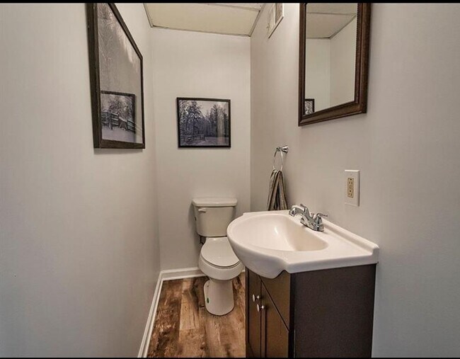 Building Photo - 265 Constellation Dr