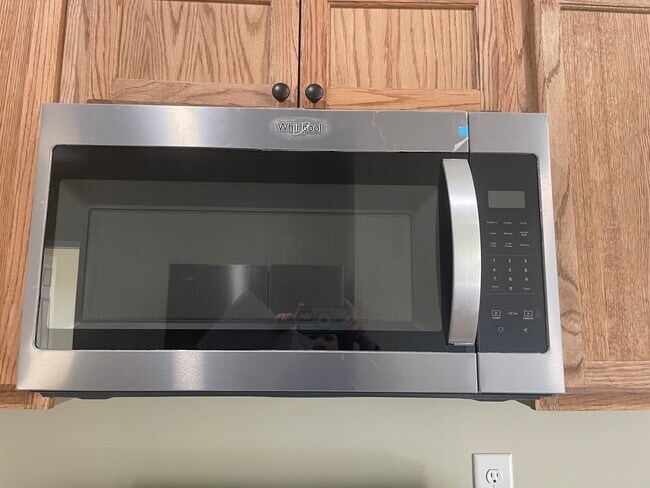 Building Photo - 2335 Greenway Ave NW