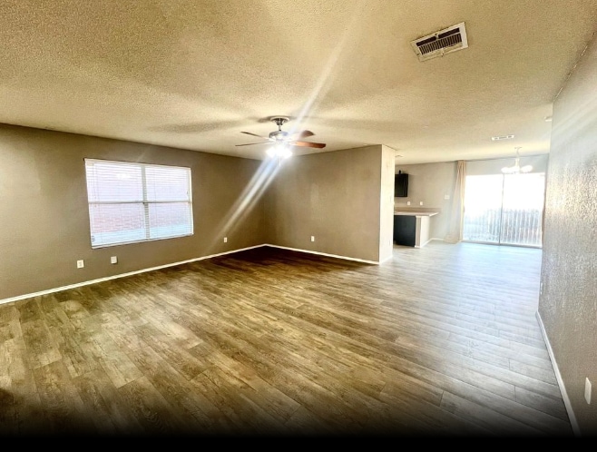 Building Photo - 9908 Peregrine Trl