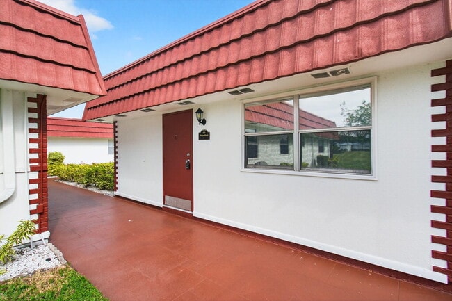 Building Photo - 213 Waterford Cresent