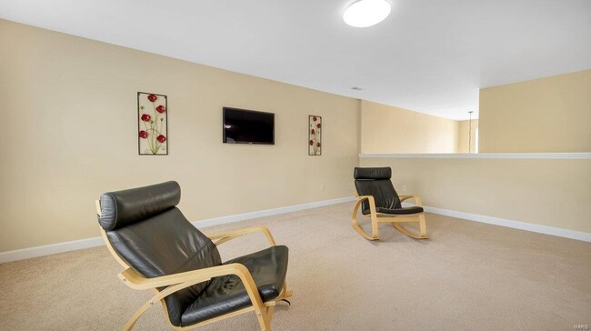 Building Photo - 303 Gateview Dr