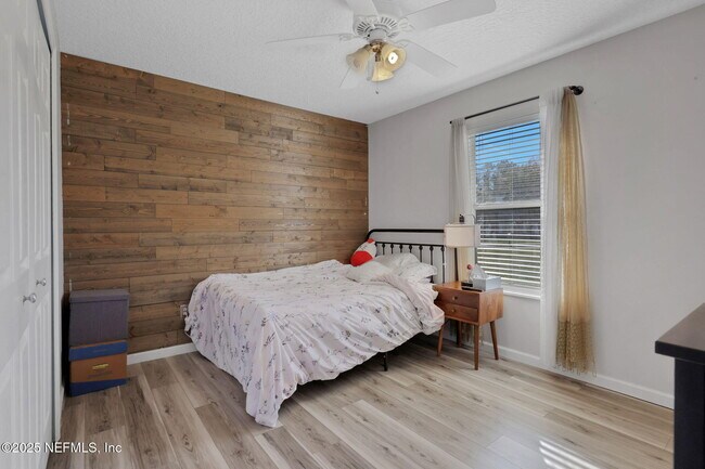 Building Photo - 1453 Lindseys Xing Dr