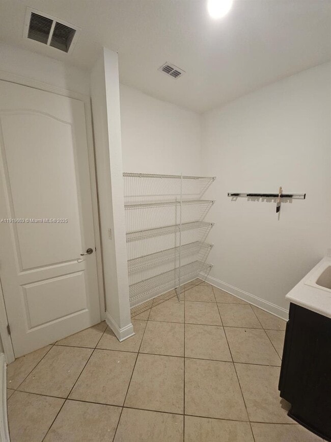 Building Photo - 174 Antilles Rd