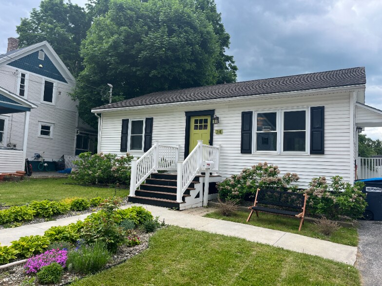 Primary Photo - 24 Brainerd St
