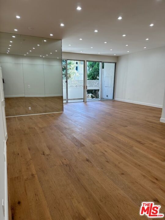 Building Photo - 11970 Montana Ave